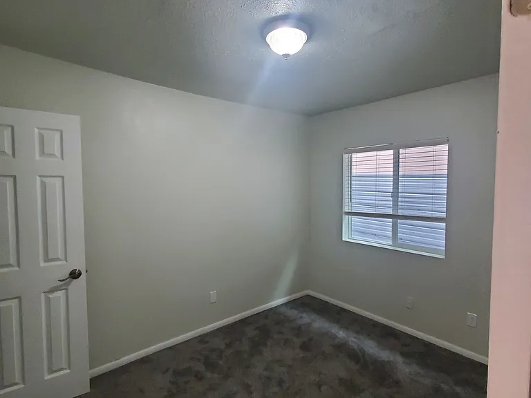 904 Coal Ave SW — Photo 13
