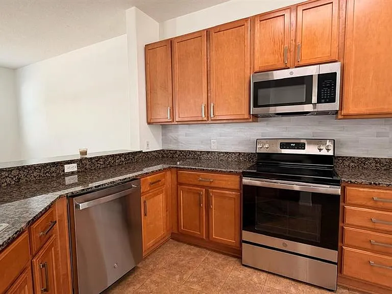 3048 Chessington Dr — Photo 25