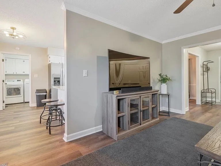 6908 Orchard Knoll Dr — Photo 19