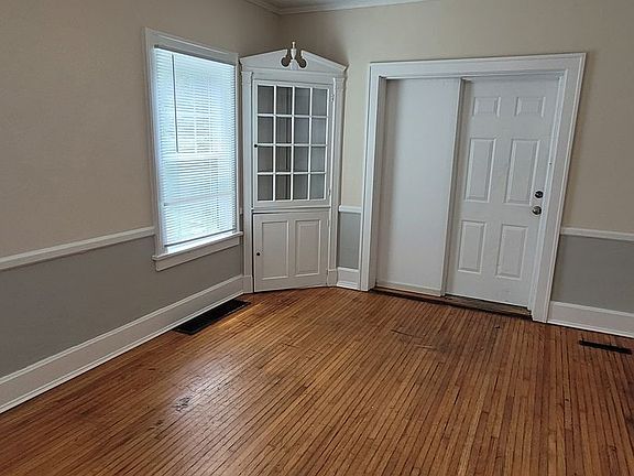 2nd image of 1600 University Ave