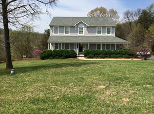 204 Kings Grant Dr, Goode, VA 24556
