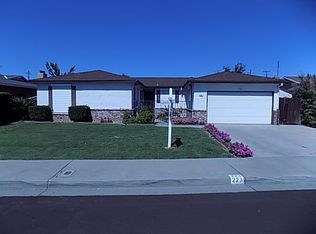 223 W Norwich Ave, Clovis, CA 93612
