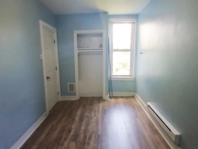 2925 N Marshall St — Photo 16