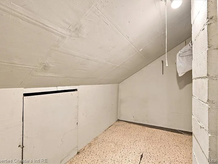 10024 Mark Twain St — Photo 20