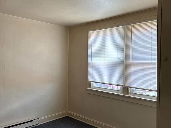 3rd image of 529 E Main St #11402104