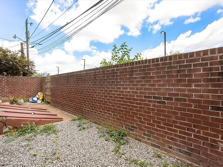 1918 Princess Anne Ave — Photo 28