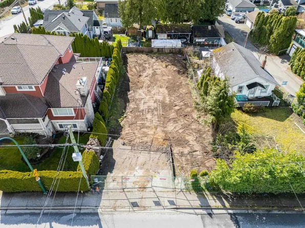 636 Rochester Ave, Coquitlam, BC V3K 2V7