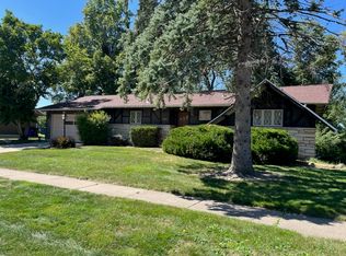 3333 Shasta Dr NE, Cedar Rapids, IA 52402