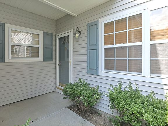 3rd image of 536 Highland Ct #536