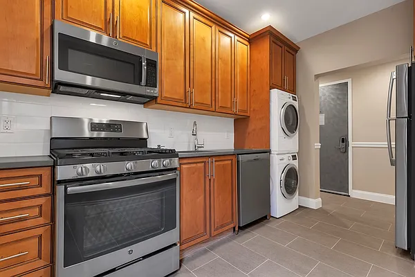 Rented by Cooper & Cooper Real Estate | media 16