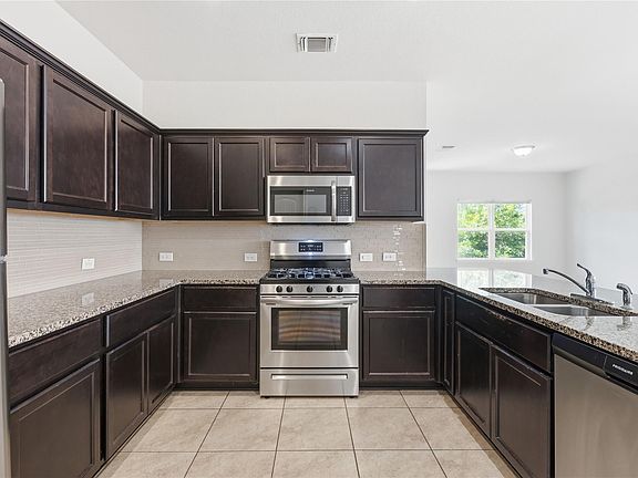 5th image of 7121 Ranchito Dr