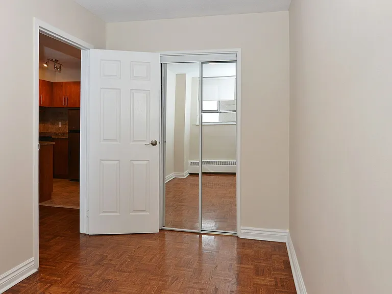 230 Oak St — Photo 66
