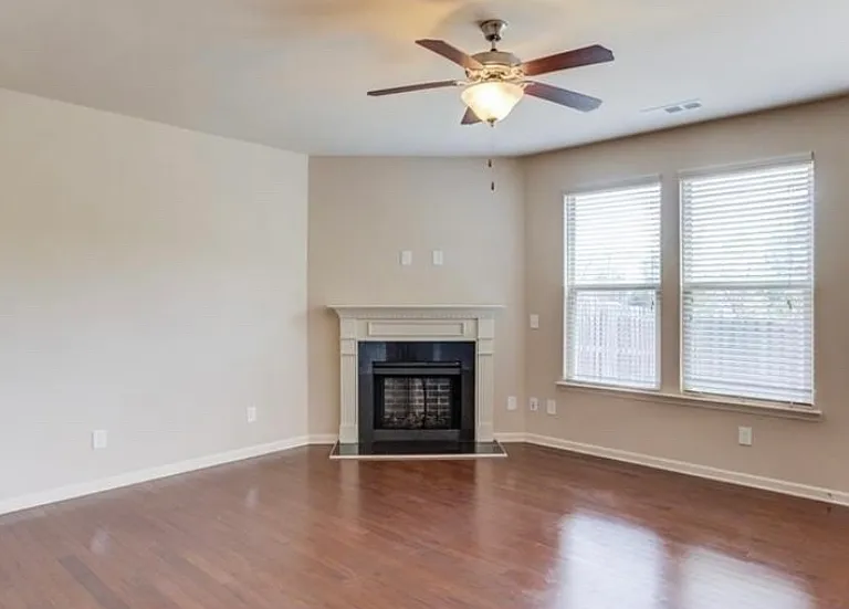 466 Jody Pl — Photo 5
