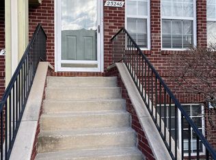23246 Grayson Dr, Southfield, MI 48075