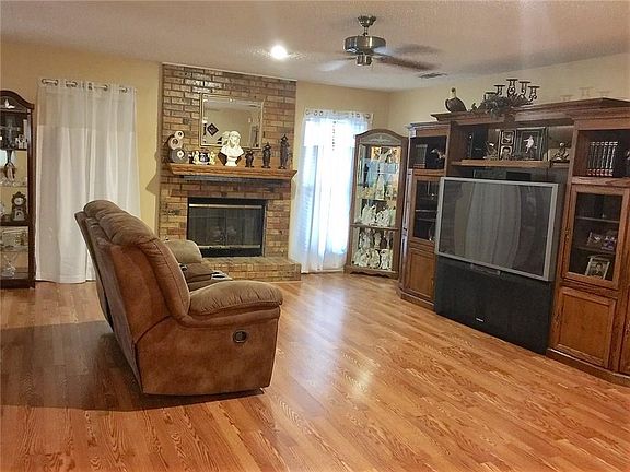 2nd image of 202 Morene Ave