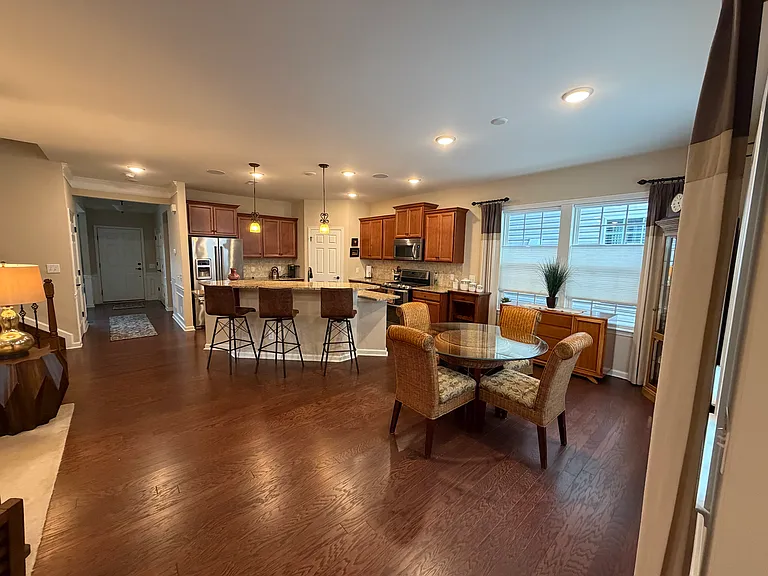 528 Kerry Ct — Photo 4