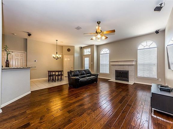 3rd image of 459 Lakedale Dr