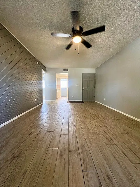 2 bed, 785 sqft, $1,400 — Photo 2