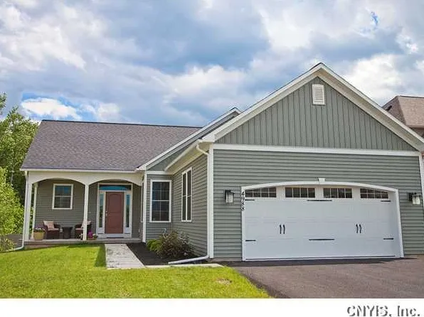 238 Linenhall St, Camillus, NY 13031