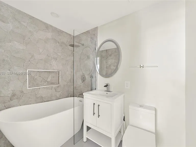 610 8th St #102R — Photo 21