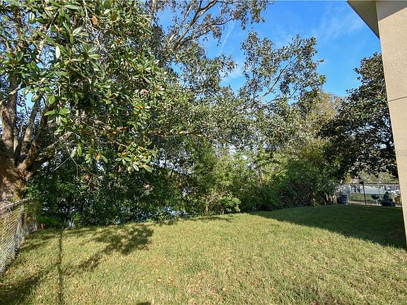 5th image of 1105 Watersedge Dr