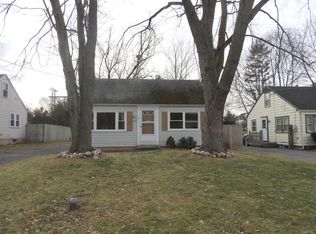 237 Stonefield Rd, Syracuse, NY 13205