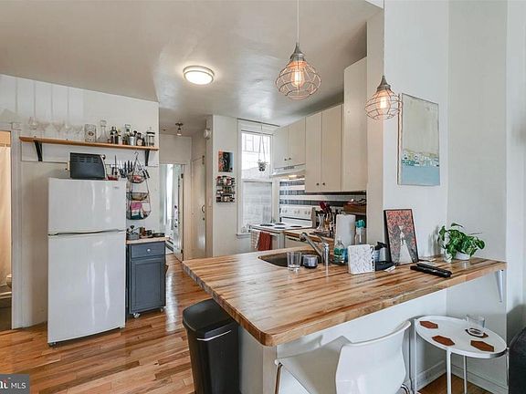 5th image of 737 Kimball St APT 1