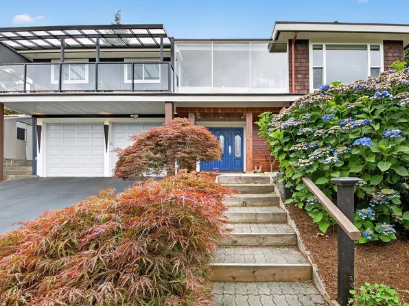 1052 Corona Cres, Coquitlam, BC V3J 7J3