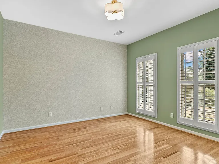 10495 Royal Points Dr — Photo 22