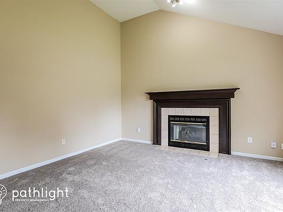 4th image of 448 SE Ashton Dr