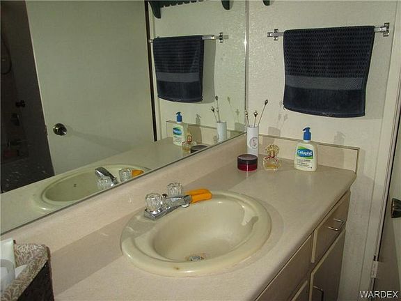 Bathroom sink