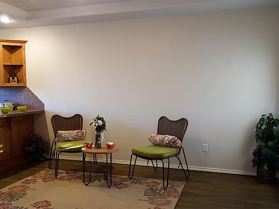 2nd image of 1523 Oasis Ave APT 3