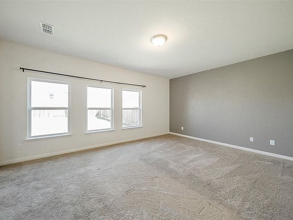 2nd image of 113 Curt St