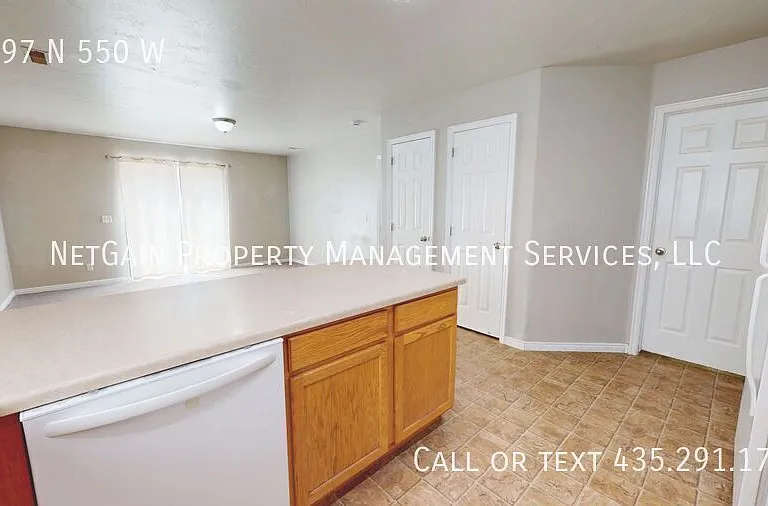 2097 N 550 W — Photo 5