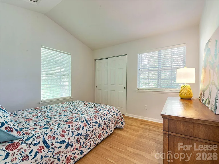 9006 Saint Thomas Ln — Photo 29