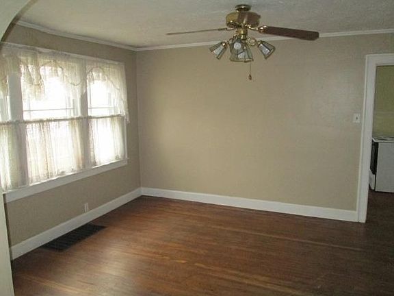 3rd image of 408 Avon Ave