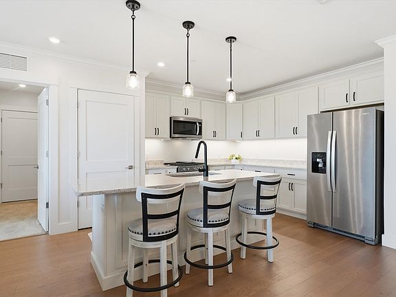 3rd image of 3 Longview Drive #104