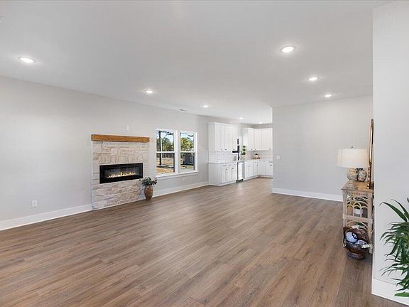 4th image of 5328 Mia Ct NW