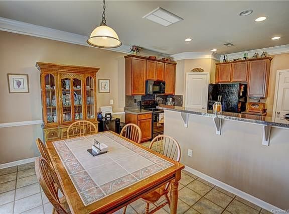 5th image of 2815 Old House Cres
