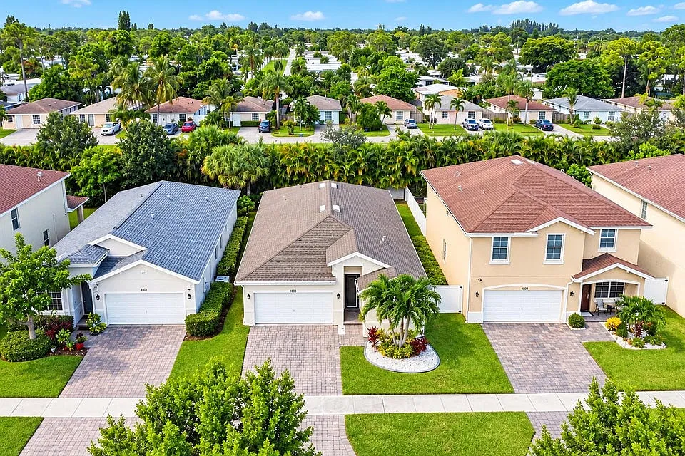 4065 Tomoka Dr