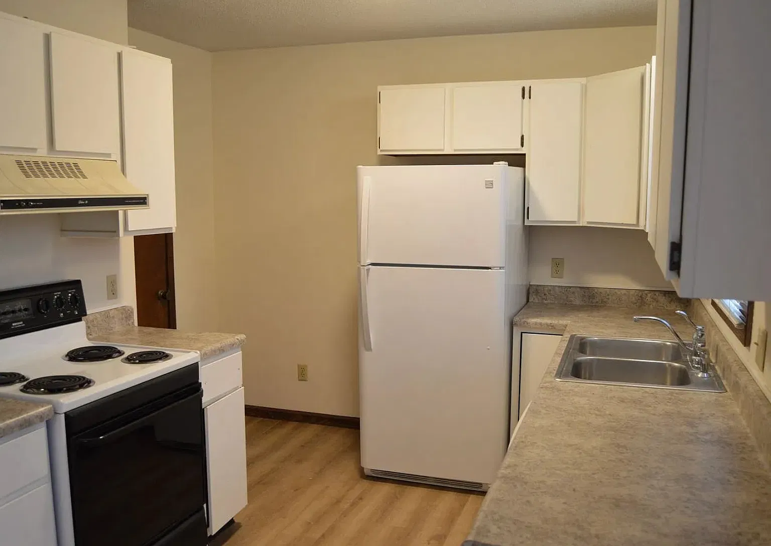 2 bed, 1.5 bath, 1500 sqft, $1,900 — Photo 4