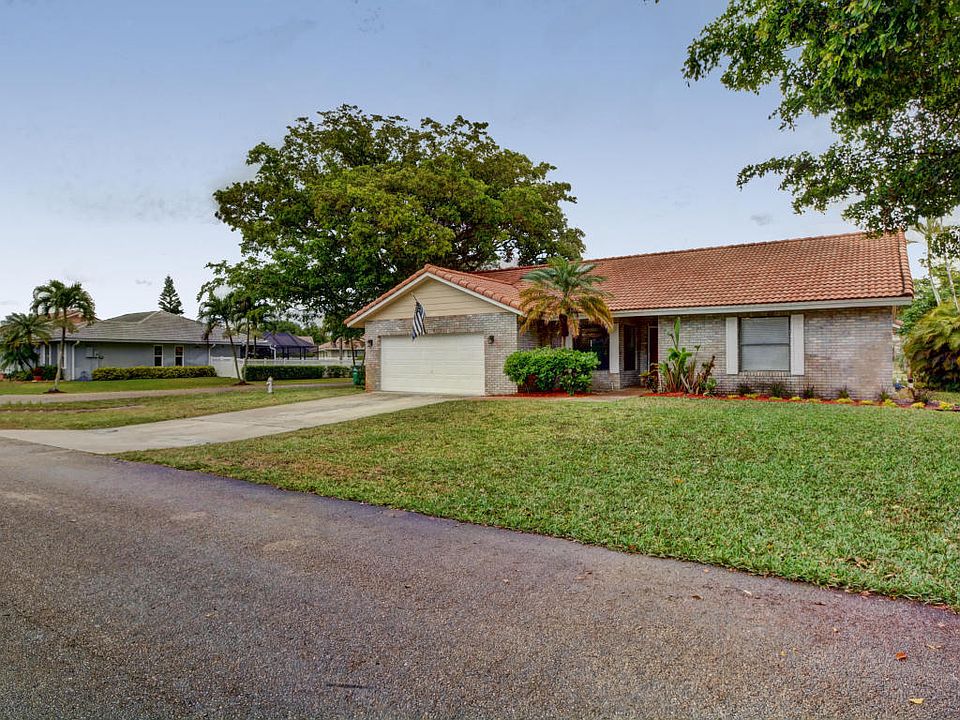 1st image of 4033 NW 73rd Ave