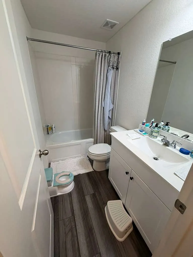 3 bed, 2.5 bath, 1656 sqft, $1,975 — Photo 4