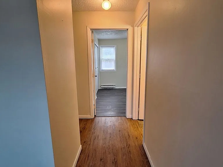 1263 Manitowoc Rd — Photo 5