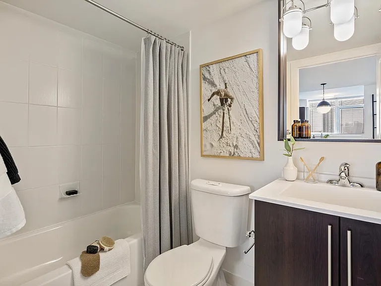 105 Harrison Garden Blvd — Photo 35