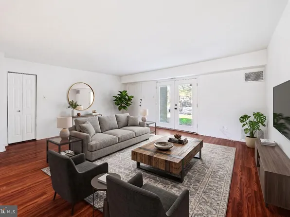 1294 Cooper St #E9, Beverly, NJ 08010