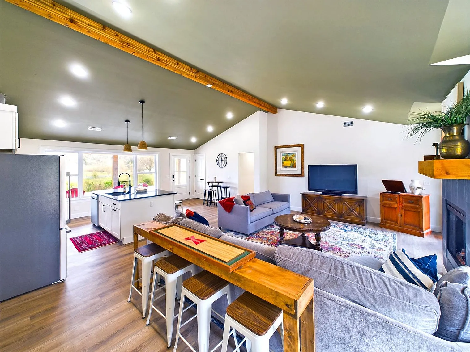 4 bed, 3.0 bath, 1991 sqft, $3,826 — Photo 1