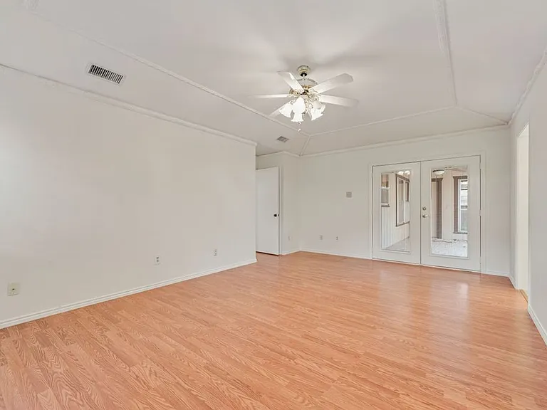 6943 Mill Falls Dr — Photo 4