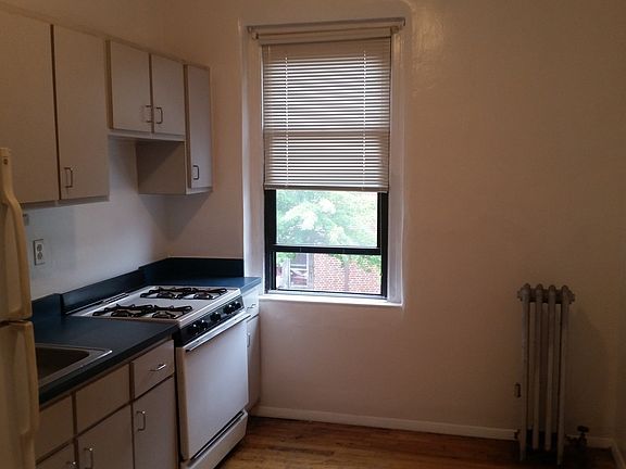 2nd image of 4710 44th St #2R
