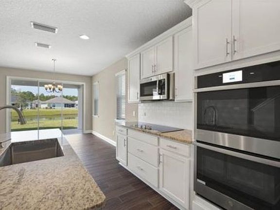5th image of 398 Aventurine Ave